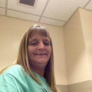 Meet your Posher, Leona